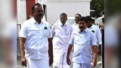Fracture in AIADMK deepens: Rebel camp meets WRD minister N Anand, seeks separate bloc in assembly