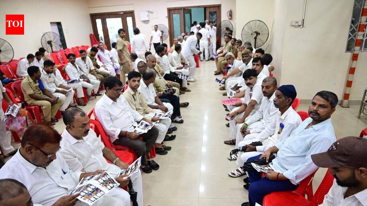 Over 1 lakh auto, taxi drivers across Maharashtra learn functional Marathi in 3 months