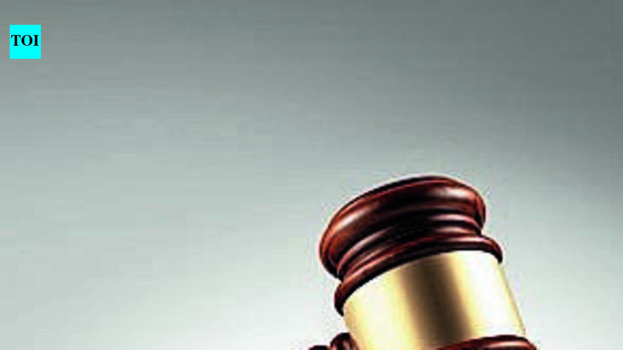 Thane court grants anticipatory bail to former MP Vinayak Raut, four family members in black magic case