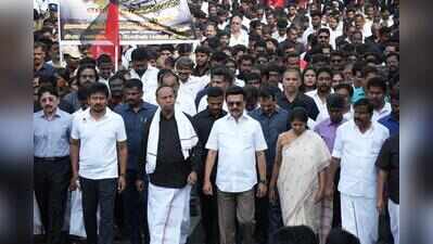 Stalin, DMK leaders pay respect to Karunanidhi on his death anniversary