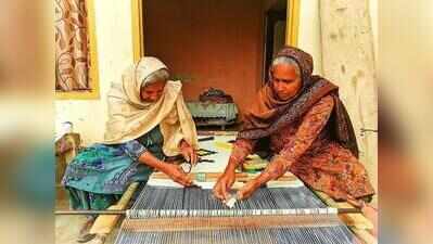 UP’s women weavers make moolah as tourists flock the loom