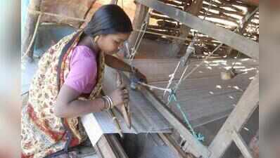 UP’s women weavers make moolah as tourists flock the loom