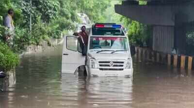 Rain floods Noida, leaves ambulance stranded under Mahamaya flyover for 30 mins
