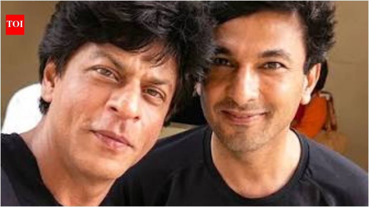 Vikas Khanna recalls Shah Rukh Khan's emotional words after visiting his restaurant: "Felt like temple" | Hindi Movie News - The Times of India