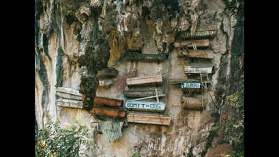 <b>For centuries, China’s hanging coffins had no known builders. Ancient DNA now points to the Bo people</b>” title=”The Hanging Coffins at Sagada, PC: Palu Malerba” decoding=”async” fetchpriority=”high”/></div>
</p></div>
</p></div>
<p> <span title=
