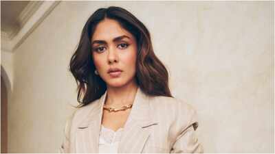 'Bro relax': Mrunal Thakur SLAMS DATING speculation with Yashasvi Jaiswal following viral cafe video