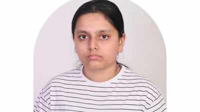 She saw textbooks being thrown away at 14. What this Delhi teenager did next is now helping 6,000 students