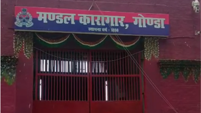 10 bullets in her pocket, minor girl visits UP jail to meet lover, cops outwit her