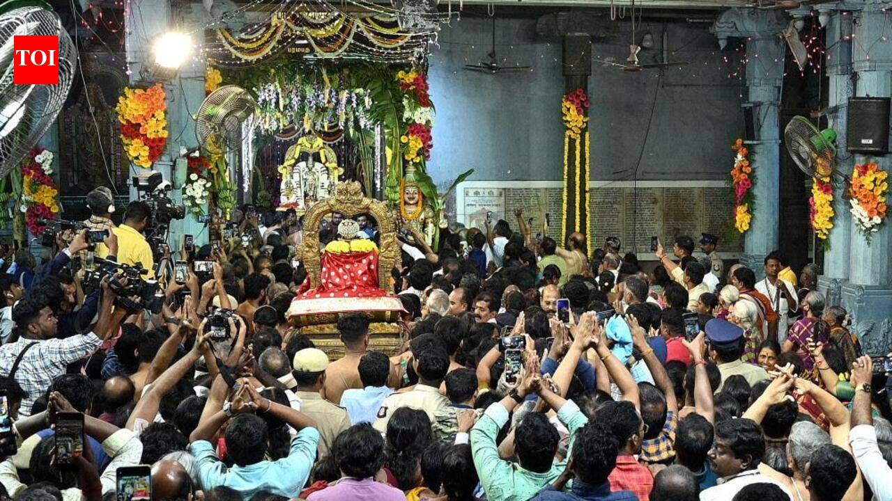 VIP visits must not disrupt darshans of devotees, mobile phone use to be curbed in temples, says HR&CE