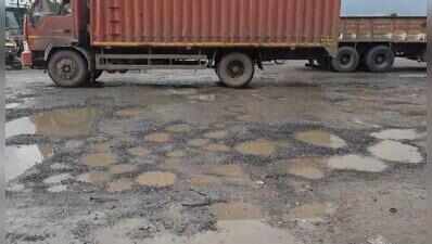 Snarls caused by potholes choke Chakan MIDC, industrialists & residents seek urgent repairs