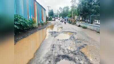 Snarls caused by potholes choke Chakan MIDC, industrialists & residents seek urgent repairs