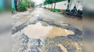 Snarls caused by potholes choke Chakan MIDC, industrialists & residents seek urgent repairs