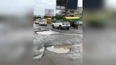 Pothole-riddled roads worsen traffic congestion in Hinjewadi, techies face prolonged commutes