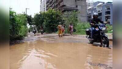 Lined with flats, this Ghaziabad road is lying in disrepair for 5 years