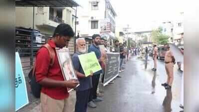 Ban-NEET protestors form human chain, raise slogans on day 9