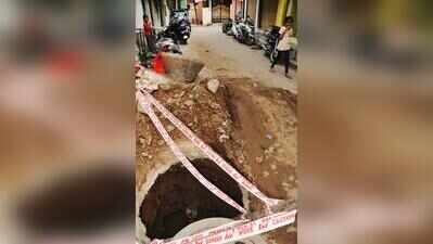 Overflowing manhole, battered roads trouble Chatrinaka-Uppuguda residents in Hyderabad