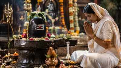 Why do some devotees skip hair washing on Shravan Somwar? The reason explained
