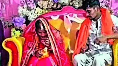 Bihar woman confronts constable lover at check post, marries him at temple in Aurangabad