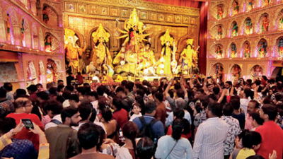 Rich pujas, around 25% of total, set to lose govt grant