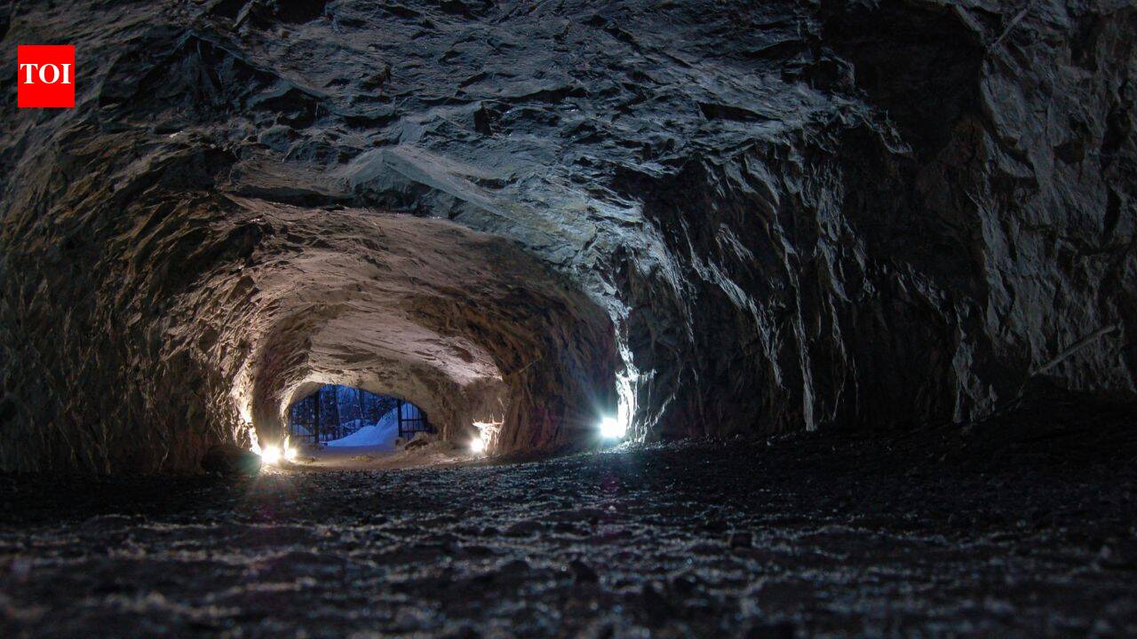 Caver spots moving grass, uncovers one of Victoria’s longest caves