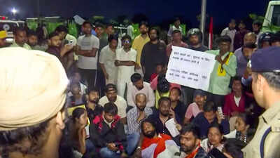 4 cops, several protesters hurt as Jharkhand job aspirants clash with police near assembly