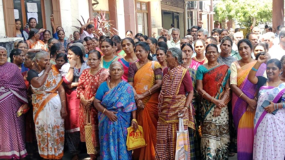 Residents besiegeCoimbatore corporation office over delay in building flyover in Ondipudur