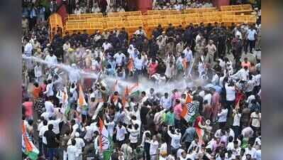 Congress stages twin protests over Jaipur civic woes