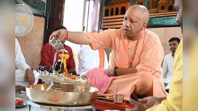 CM performs ‘Rudrabhishek’ at Gorakhnath Temple on second Shrawan Somvar