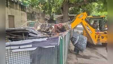 8 km of roads cleared of encroachments on first day of city-wide drive