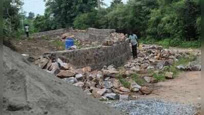 New walls, gates and farmhouses come up again in protected Aravalis