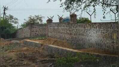 New walls, gates and farmhouses come up again in protected Aravalis