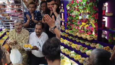 Mumbai local turns into 'bhakti' local as a bhajan mandali marks 21 years of its devotional journey aboard local trains in the city