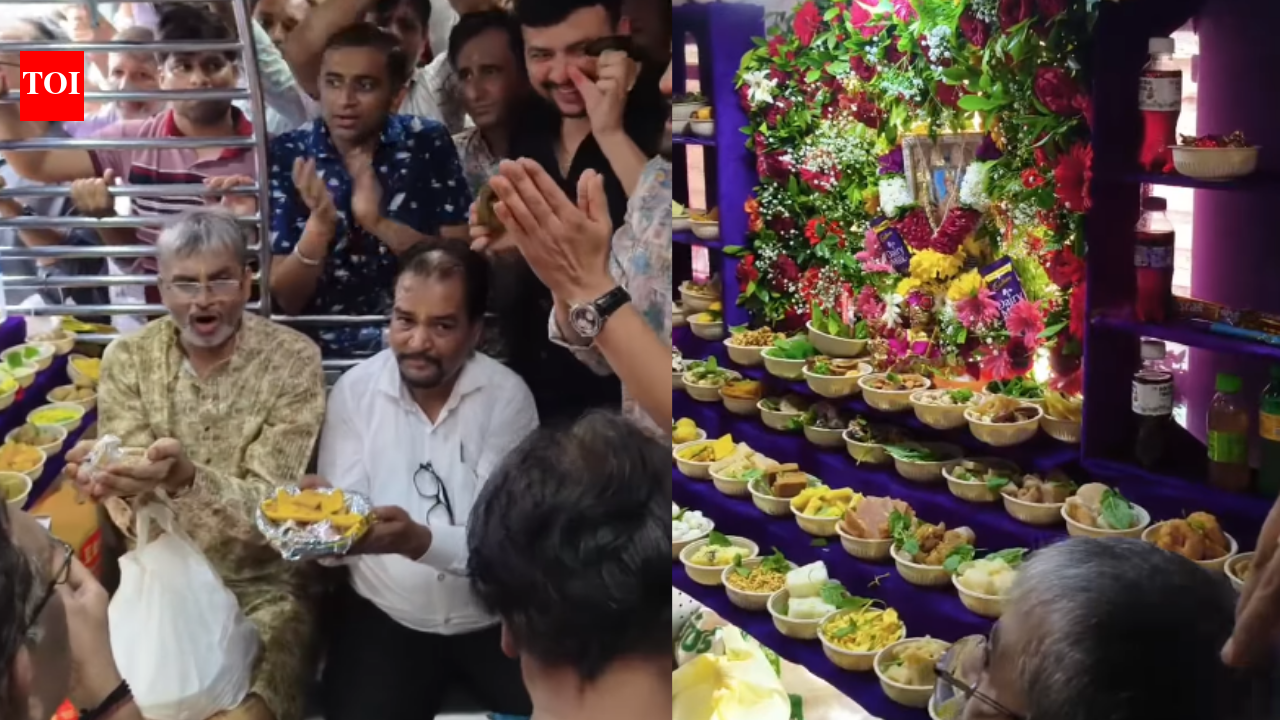 Bhakti Local: Mumbai local turns into ‘bhakti’ local as a bhajan mandali marks 21 years of its devotional journey aboard local trains in the city