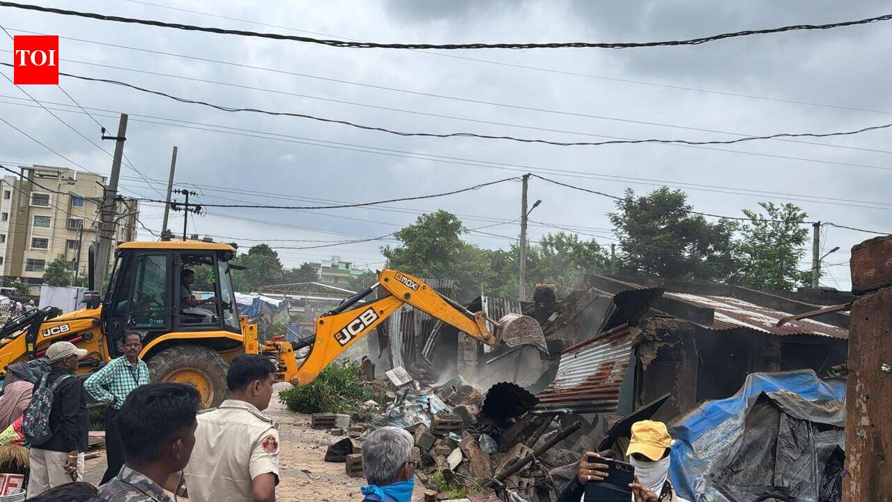 330 transit houses razed in joint drive — GLOBAL — Aslikannih