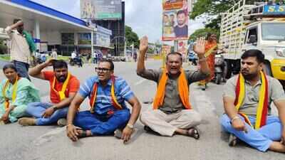 Mandya farmers protest CWRC call for 12k-cusec Cauvery water release to TN