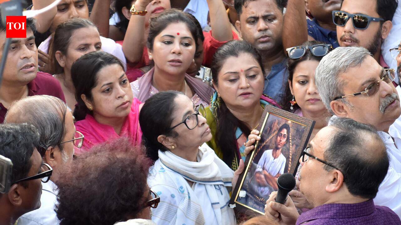 Ananta stirs fresh row over Netaji, Didi takes ‘insult' protest to streets