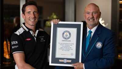 29 Runners, 100km, One giant Jaguar: Jaguar TCS Racing sets World Record<i></i>