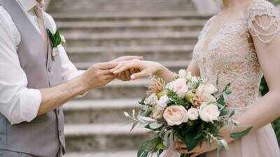 Chinese man spends 500,000 yuan on a 'flash marriage', only to discover his wife's hidden past; matchmaking scams leave men broke and betrayed, 128 victims hit