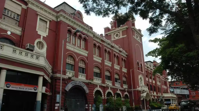 KM<b></b>C delimitation takes centre stage, CBI makes fresh arrest, Park Street hawker action continues: What is trending in Kolkata today