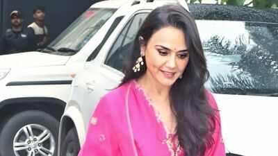 Preity Zinta exudes elegance in Rs 42,500 fuchsia farshi salwar set for 'Batwara 1947' press tour