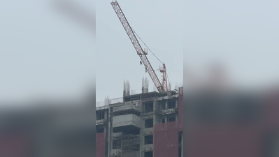 Crane operator hangs self from crane on 32nd floor of building on SG Highway
