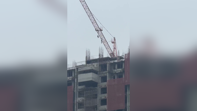 Crane operator hangs self from crane on 32nd floor of building on SG Highway