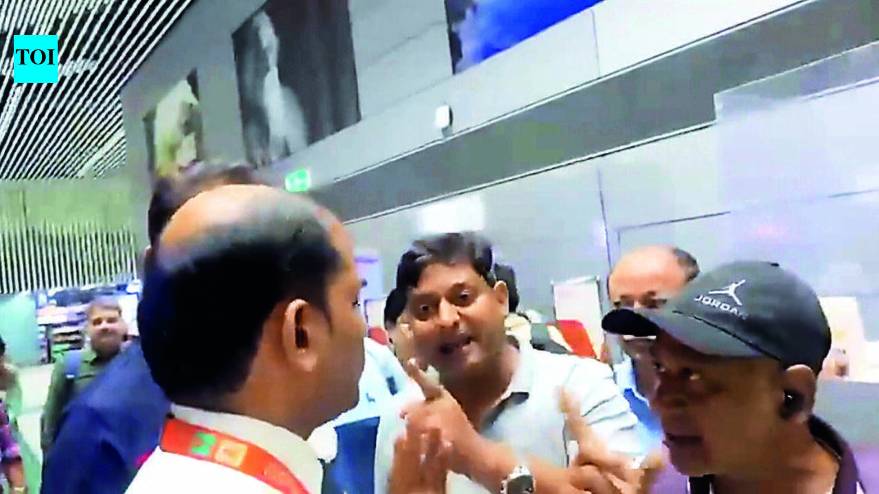 Irate flyers stage protest at Kol airport after 6-hr delay
