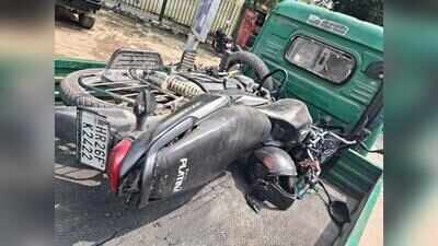 Biker enters incomplete flyover in Gurgaon, crashes into cement block, dies
