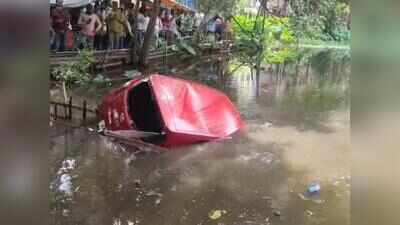Rookie woman driver steers car into Kestopur pond, dies