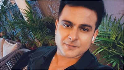 The Kapil Sharma Show fame Sanket Bhosale gives daughter ‘Ravi Kishan tutorials’, little one nails actor’s viral ‘Paisaan’ answer