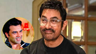 dharam-ji-ka-haath-faavde-ki-tarah-tha-aamir-khan-recalls-shaking-hands-with-dharmendra-for-the-first-time.jpg