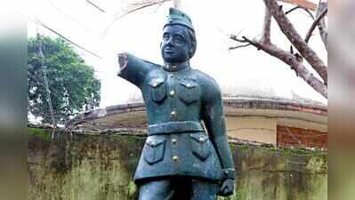 Netaji bust damaged in New Alipore