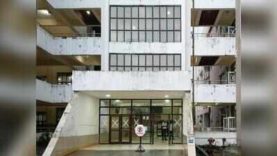 2nd-yr IIT-Kgp student dies after fall from 3rd floor