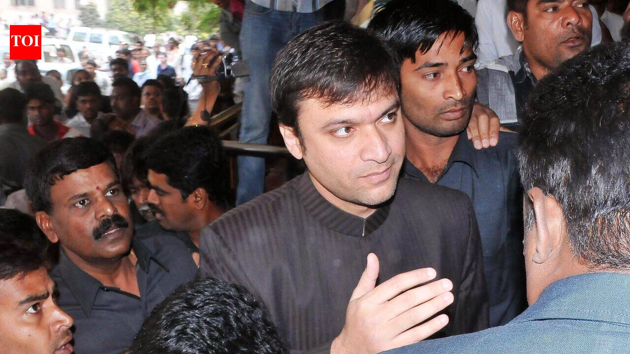 Bombay high court refuses to quash criminal proceedings against Akbaruddin Owaisi